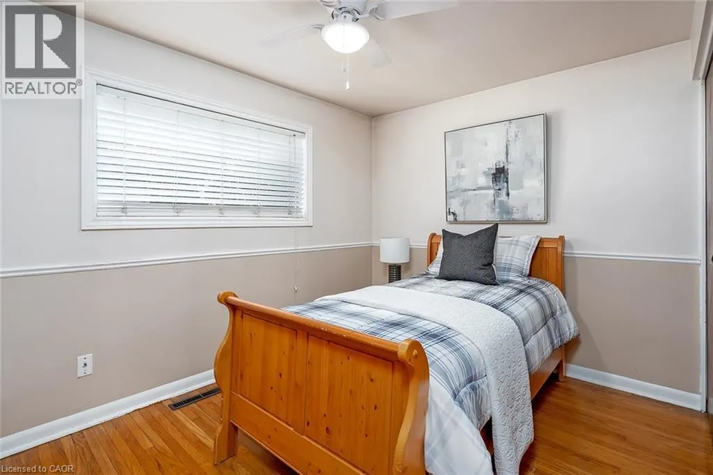 3 WHITE OAKS Avenue