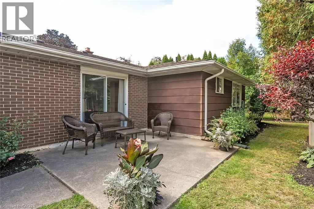 3 WHITE OAKS Avenue