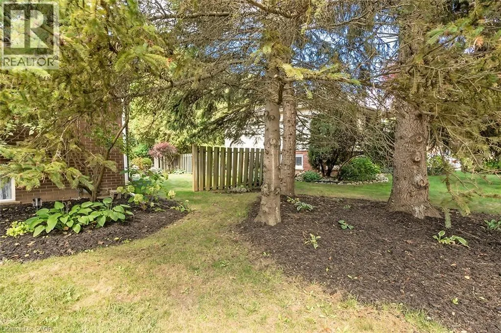 3 WHITE OAKS Avenue