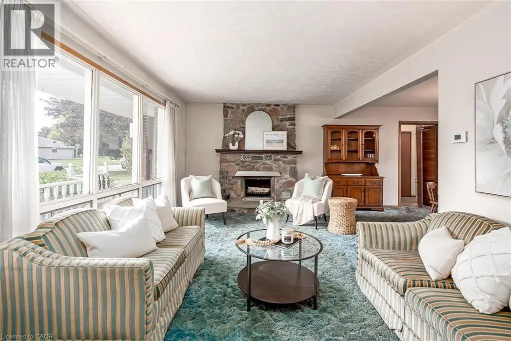 3 WHITE OAKS Avenue