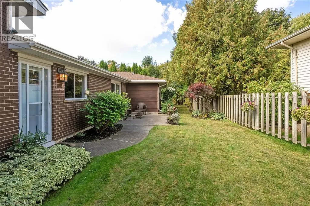 3 WHITE OAKS Avenue