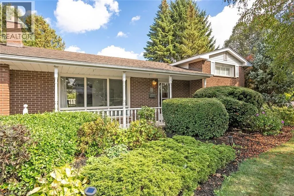 3 WHITE OAKS Avenue