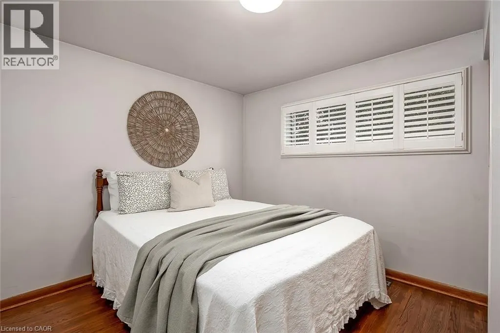 3 WHITE OAKS Avenue