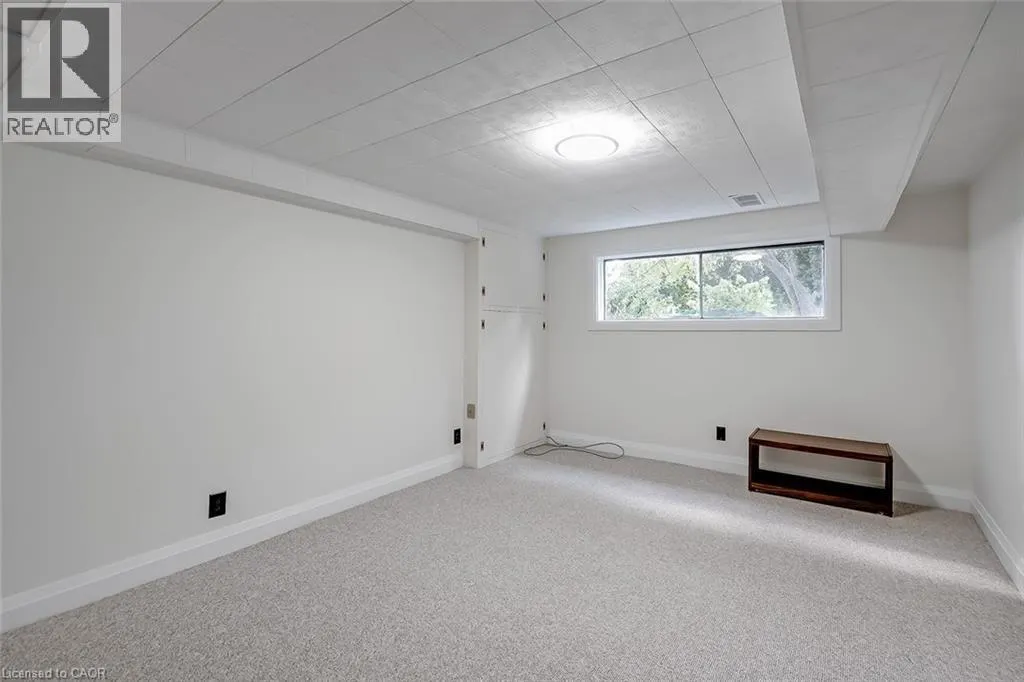 3 WHITE OAKS Avenue
