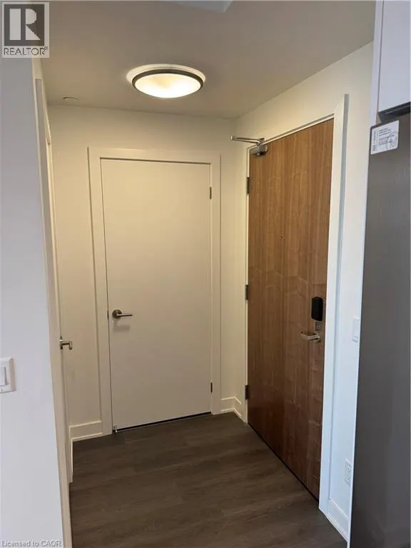 25 WELLINGTON Street Unit# 1002, #1002