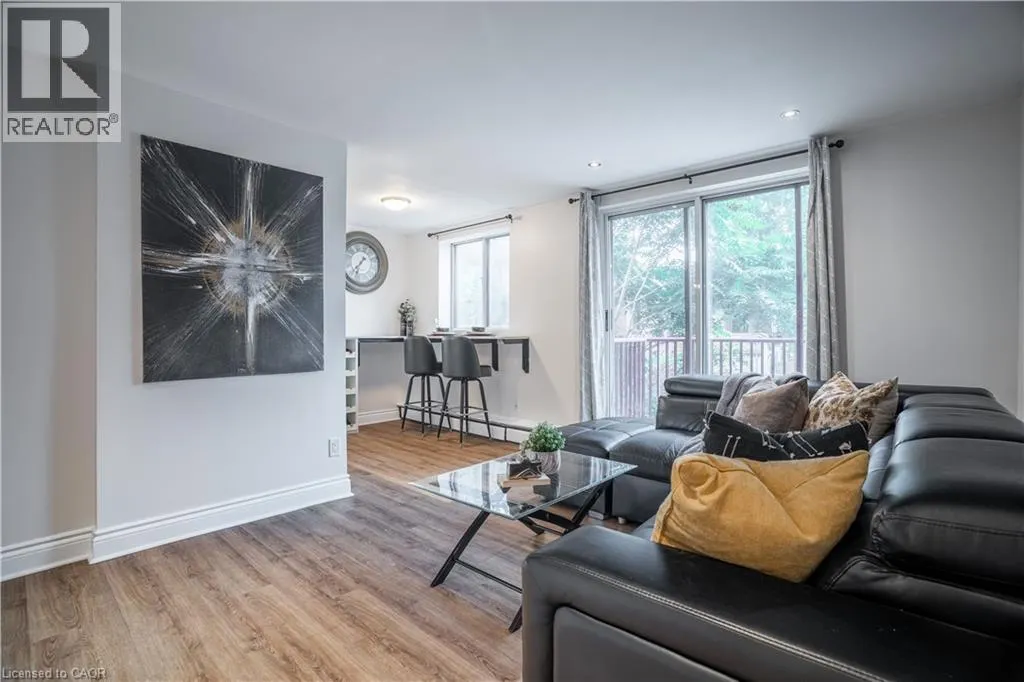141 CATHARINE Street Unit# 204, #204