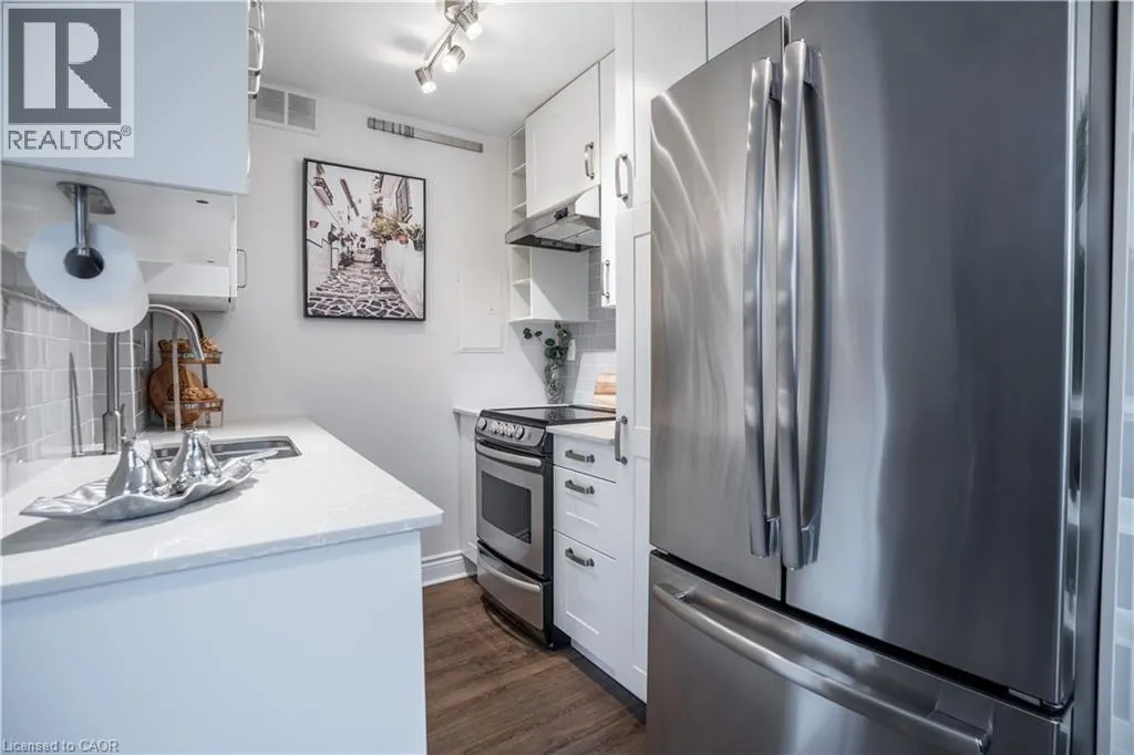 141 CATHARINE Street Unit# 204, #204