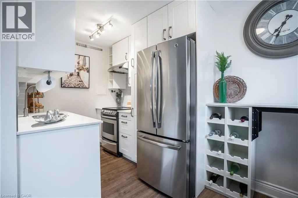 141 CATHARINE Street Unit# 204, #204
