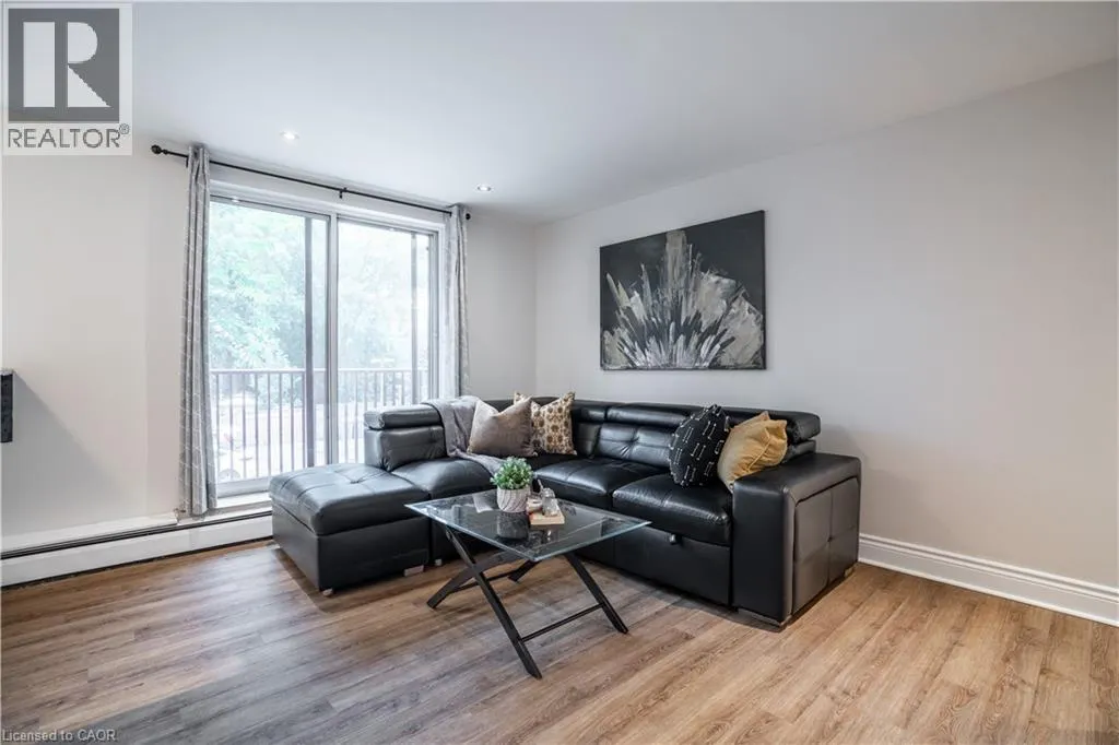141 CATHARINE Street Unit# 204, #204