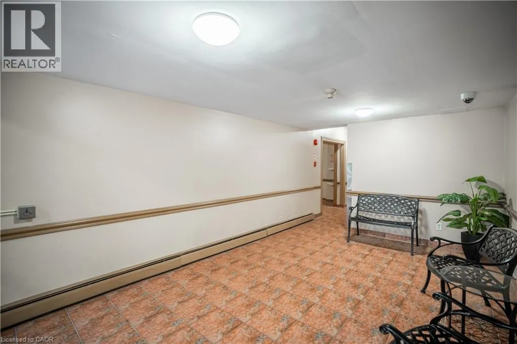 141 CATHARINE Street Unit# 204, #204