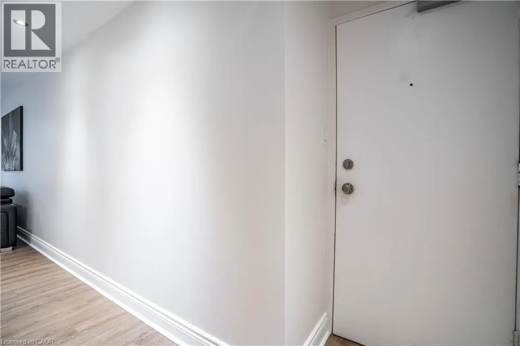 141 CATHARINE Street Unit# 204, #204