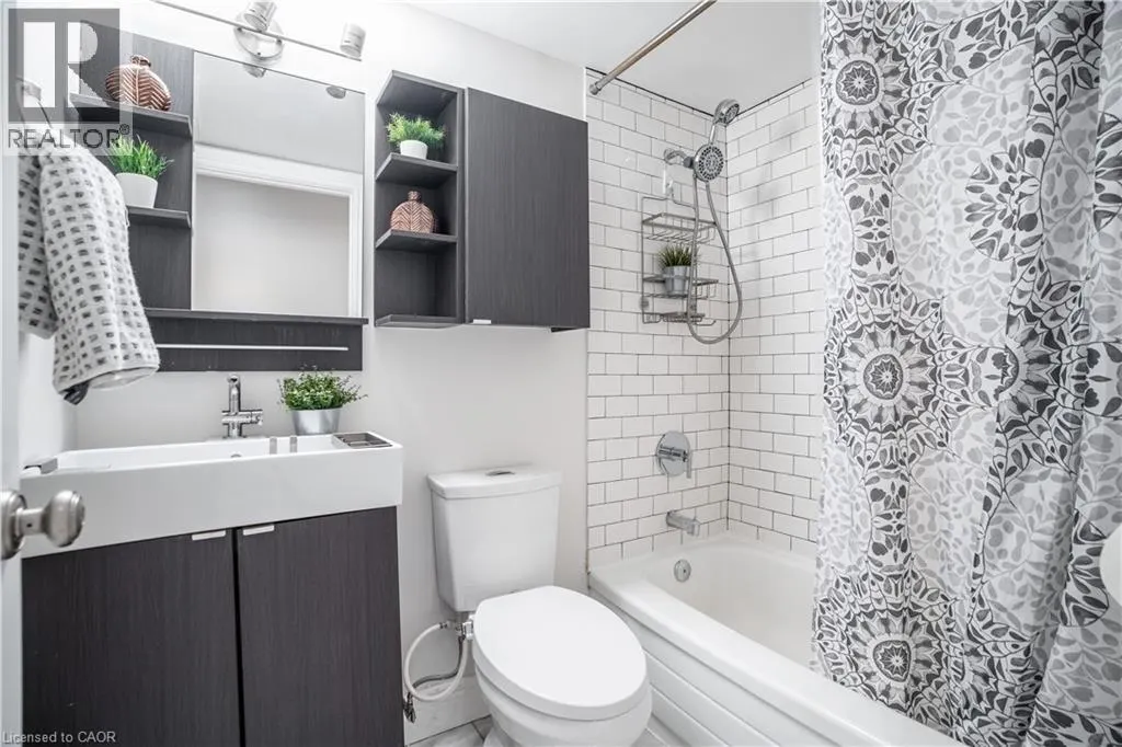 141 CATHARINE Street Unit# 204, #204
