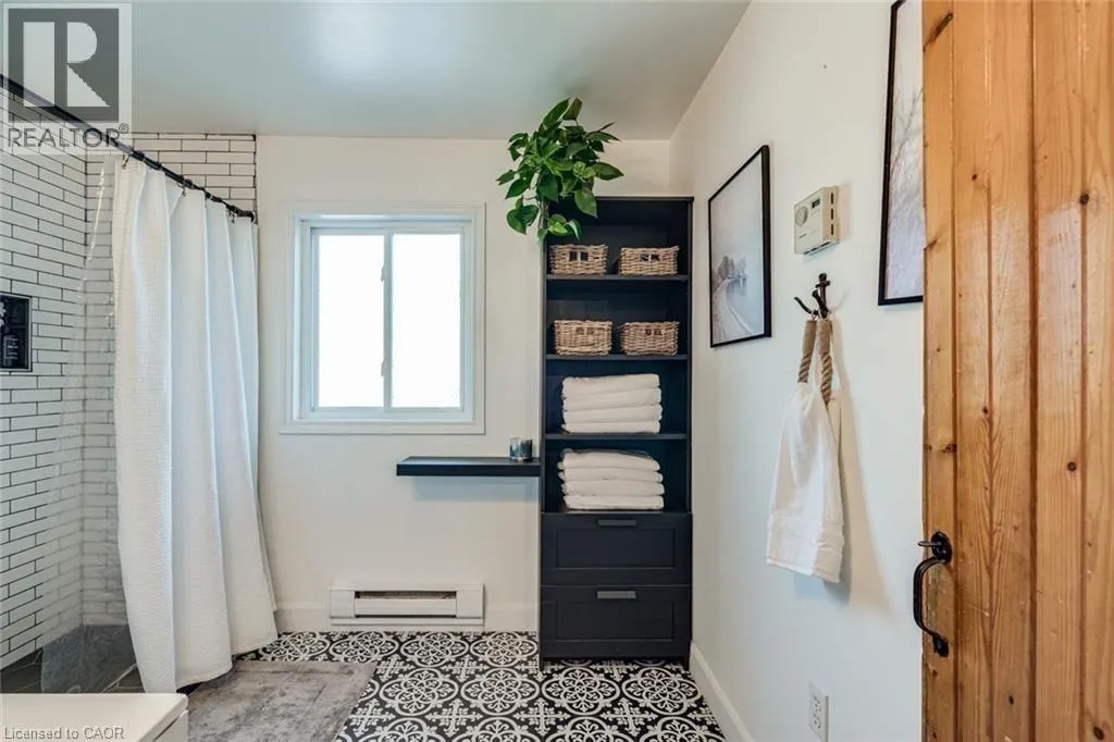 71 LAKESHORE Road
