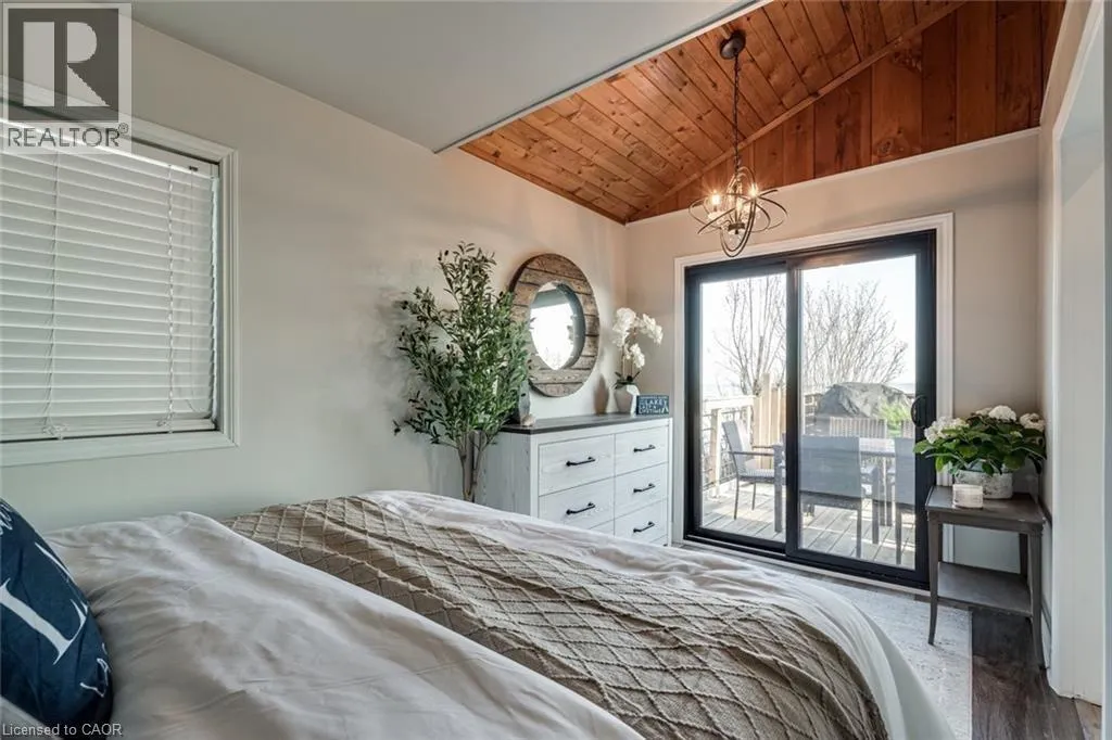 71 LAKESHORE Road