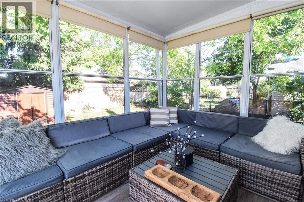 176 EAST 43RD Street