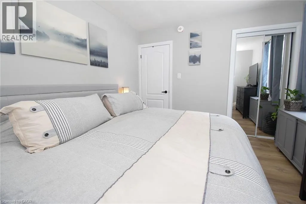 176 EAST 43RD Street