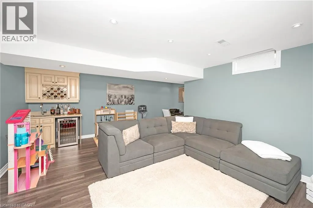 69 ESCARPMENT Drive