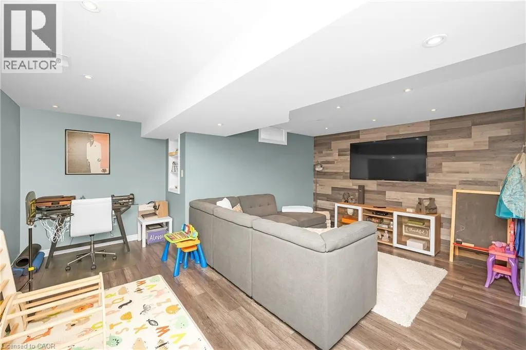 69 ESCARPMENT Drive