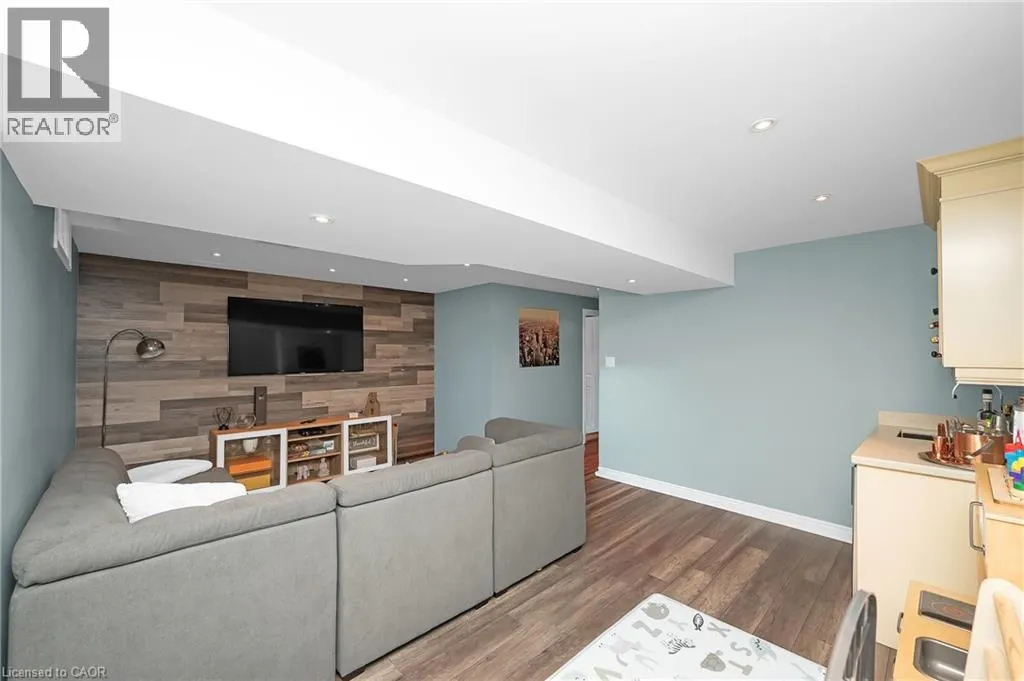 69 ESCARPMENT Drive