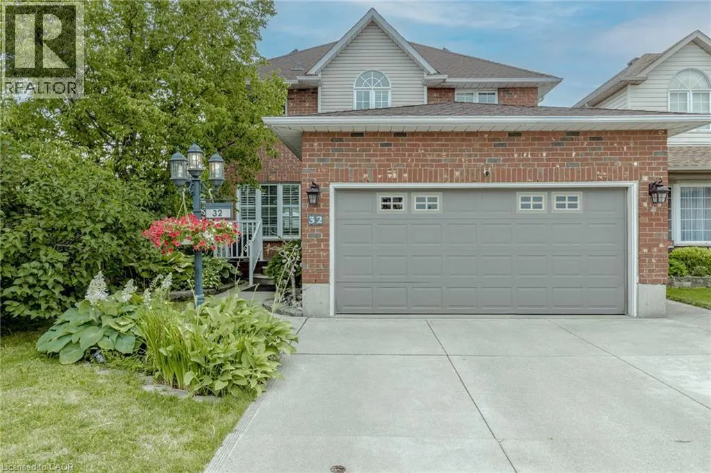 32 VINEBERG Drive
