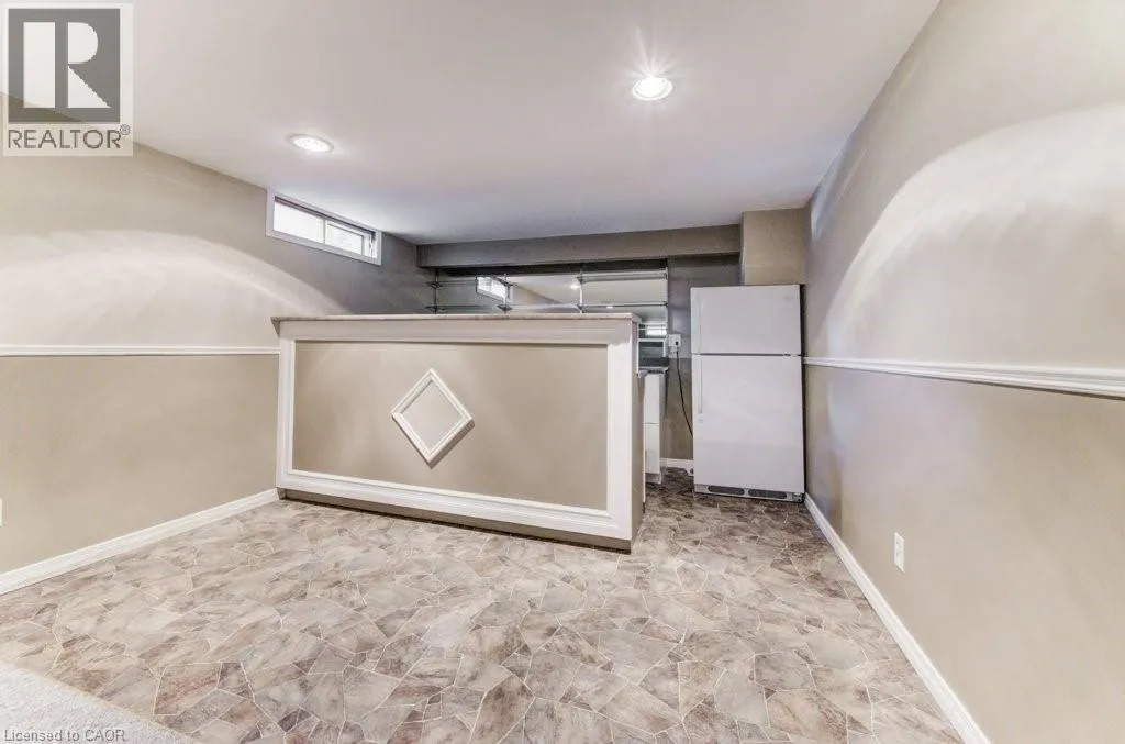 35 VISTA Crescent
