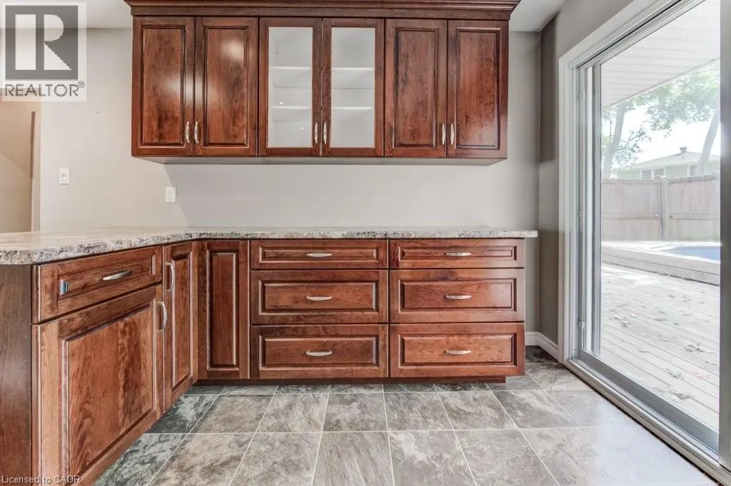 35 VISTA Crescent