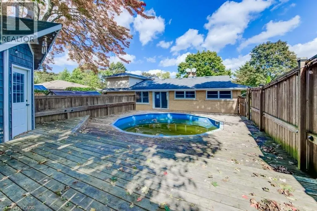 35 VISTA Crescent