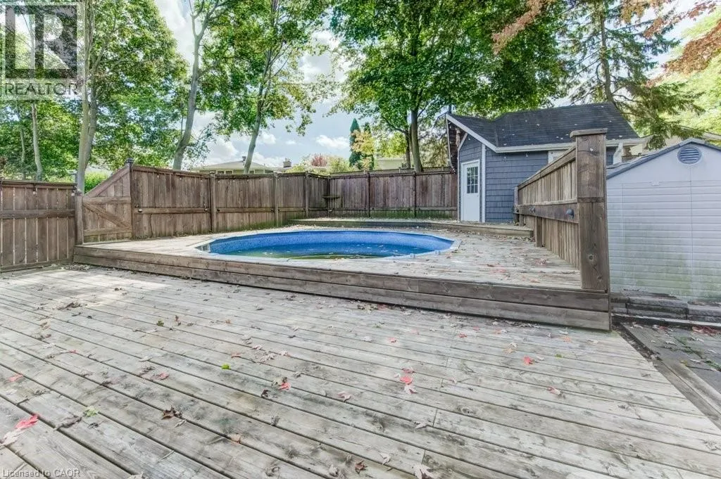 35 VISTA Crescent