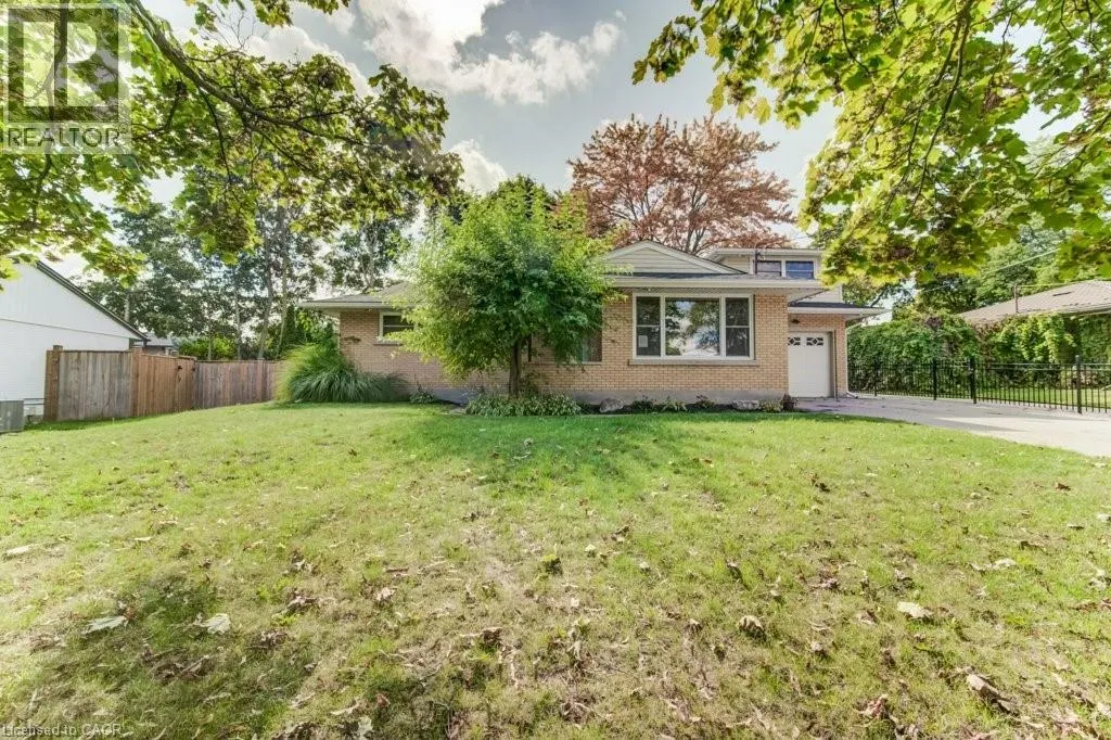 35 VISTA Crescent