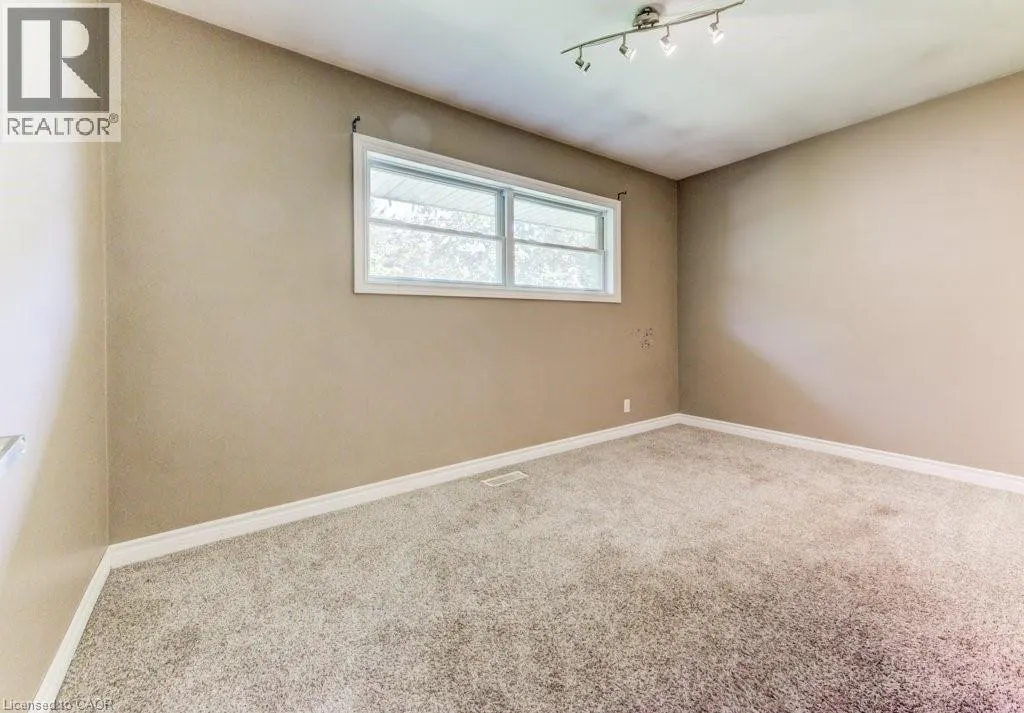 35 VISTA Crescent