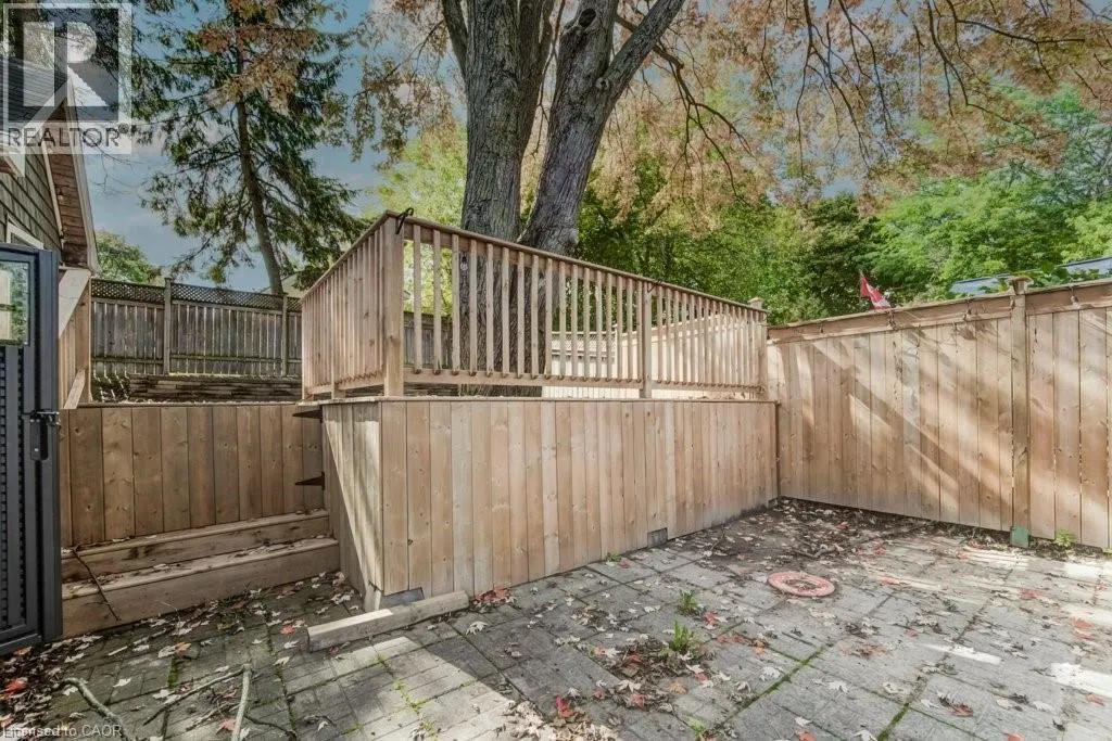 35 VISTA Crescent