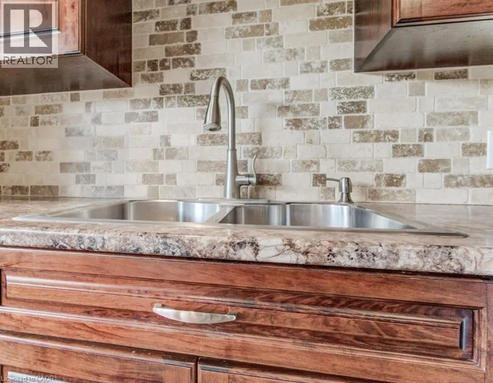 35 VISTA Crescent