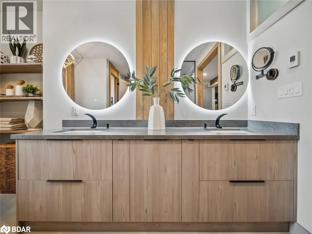 7 MEADOWLARK Way