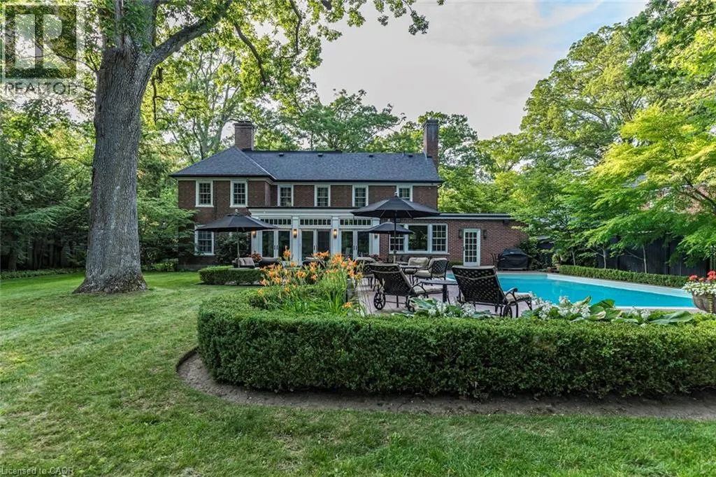 5 MAYFAIR Place