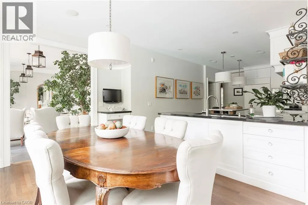 5 MAYFAIR Place