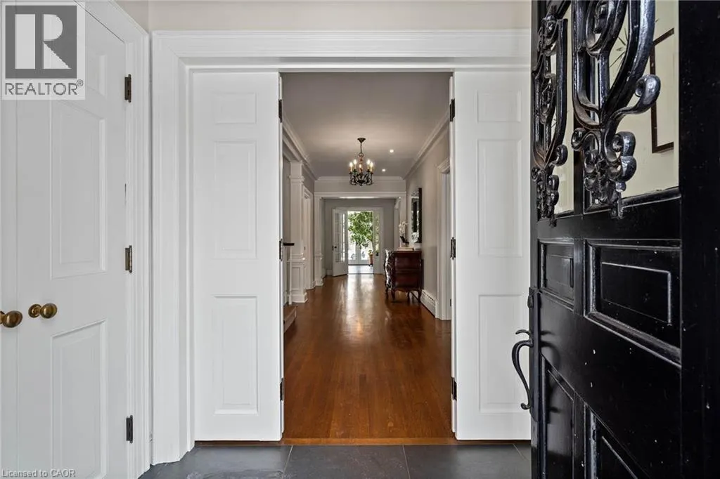 5 MAYFAIR Place