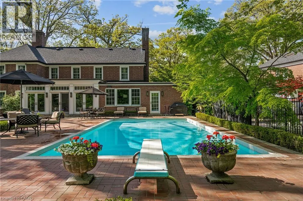 5 MAYFAIR Place