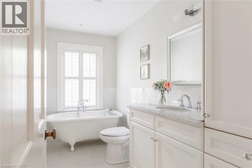 5 MAYFAIR Place