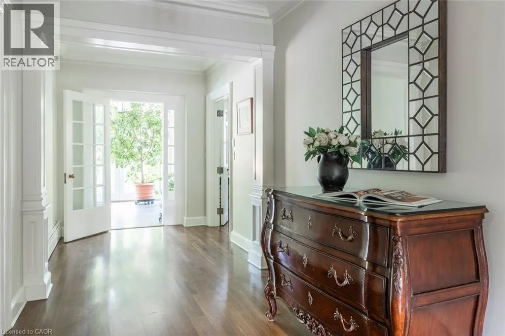5 MAYFAIR Place