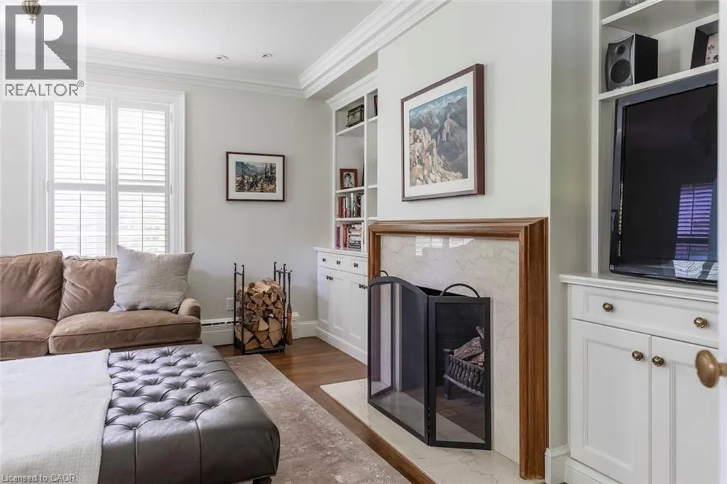 5 MAYFAIR Place