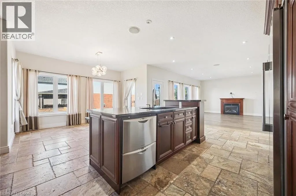 39 FERRIS Drive
