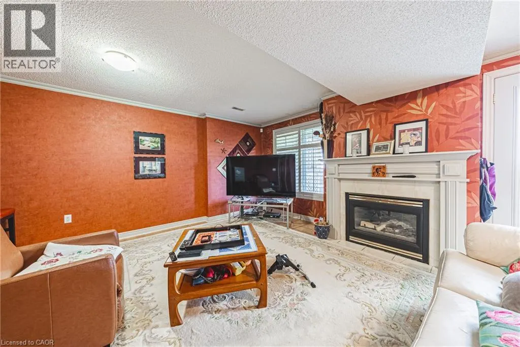 85 EDGEWATER Drive Unit# 6, #6