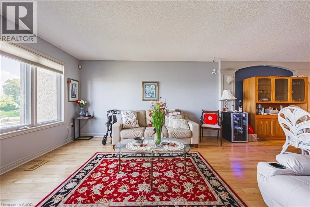 85 EDGEWATER Drive Unit# 6, #6