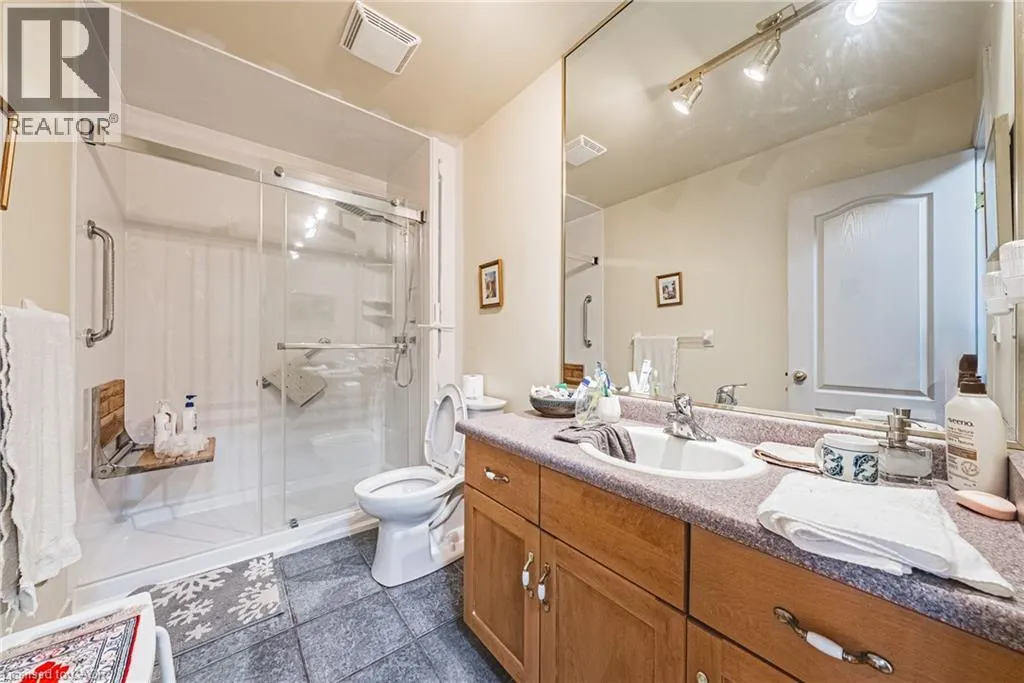 85 EDGEWATER Drive Unit# 6, #6