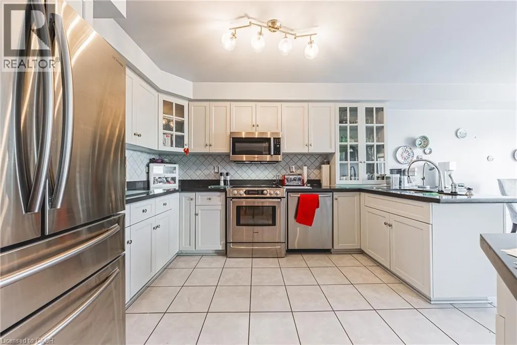 85 EDGEWATER Drive Unit# 6, #6
