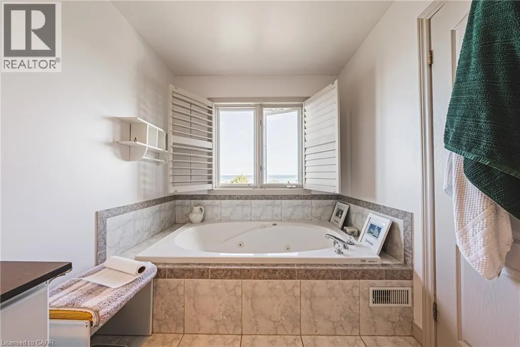 85 EDGEWATER Drive Unit# 6, #6
