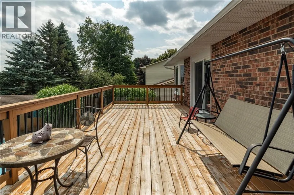 29 ARMSTRONG Crescent