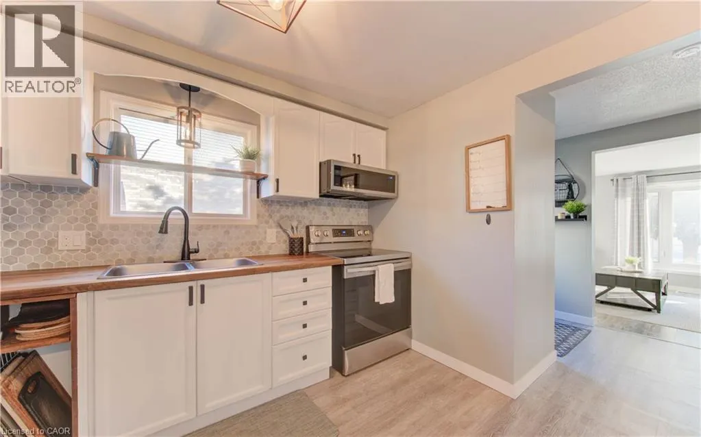 563 MORTIMER Drive