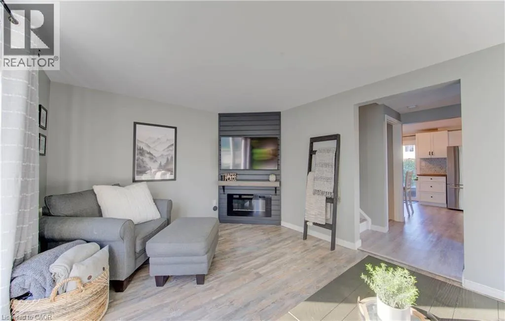 563 MORTIMER Drive