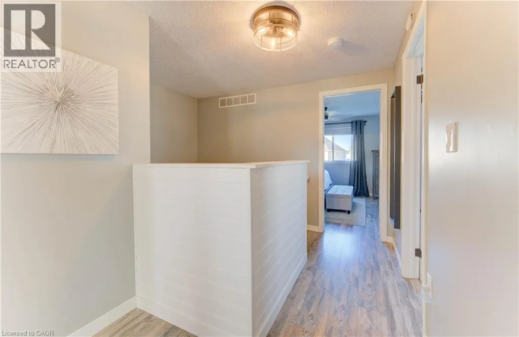 563 MORTIMER Drive